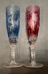 2 Nachtmann Kristall Traube geschliffen auf klare rosa & blaue Sektflöten Gläser - Bild 1 von 3