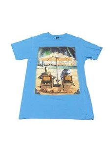 Star Wars Mens T-Shirt R2D2/ C-3PO Relaxing Beach Vacation Sz Small Short Sleeve - Picture 1 of 4