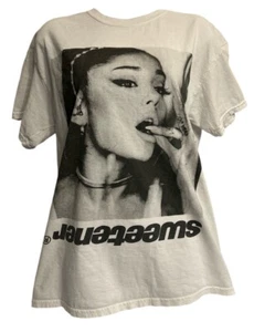 Ariana Grande T-Shirt Damen Gr. Large Sweetener World Tour weiß Grafikdruck - Bild 1 von 3