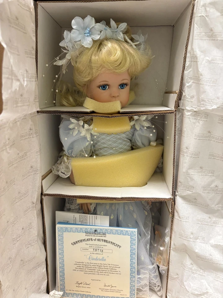 Ashton Drake Cinderella Porcelain Doll 92121 COA Deval 1996 Retired Vintage