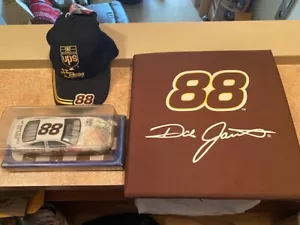 #88 Dale Jarrett Seat Cushion / Hat / #88 Muppet-UPS Diecast 1:24 Car - Vintage - Picture 1 of 5