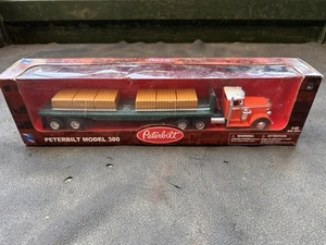 New Ray 1949 Peterbilt Model 380 Semi Tractor Flatbed Trailer 1:43 Diecast NEW - Picture 1 of 7