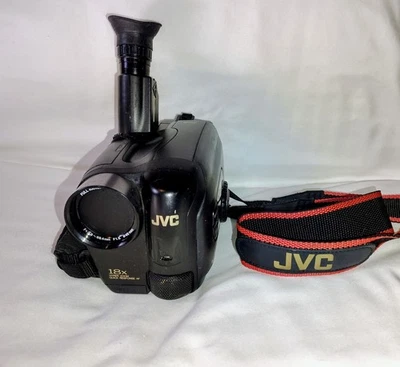 Vintage JVC 18X Hyper Zoom Quick Response AF Compact VHS Program Manager GR-AX46 - Image 1 of 4