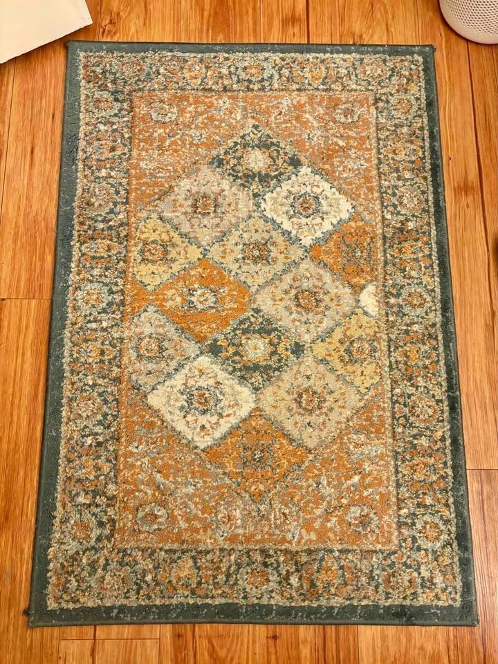 Alfombra gruesa de color cálido (120 por 80 cm) de Ikea Foto 1 de 1