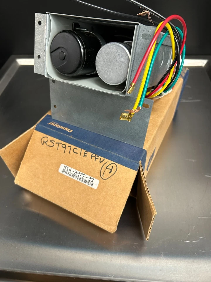 Copeland 514-3277-33 Compressor Capacitor & Relay Assembly - Image 1 of 1