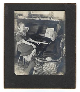 c1920's Cabinet Card Photo, Man & Woman Plying Piano - Picture 1 of 2