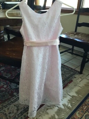 Vestido feminino Emily West rosa com renda branca poliéster tamanho 8 lavável - Imagem 1 de 4