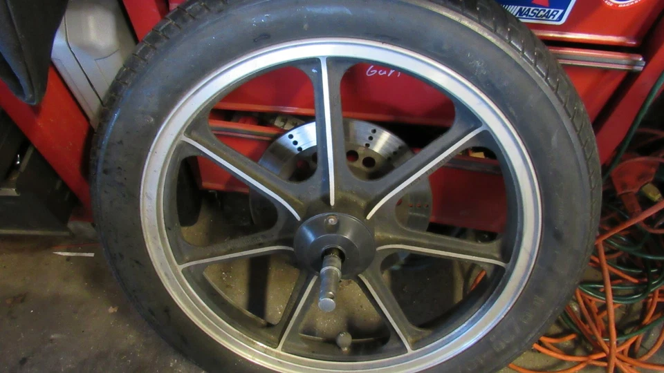 1986 kawasaki en450 454 ltd front wheel rim — 第 1/1 张图片