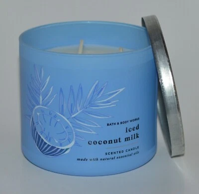 NUEVA VELA PERFUMADA LECHE DE COCO HELADA BATH & BODY WORKS GRANDE 3 MECHAS 14,5 OZ AZUL Foto 1 de 4