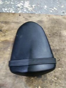 2005-2006 SUZUKI GSXR 1000 PASSENGER SEAT REAR SEAT - Picture 1 of 6