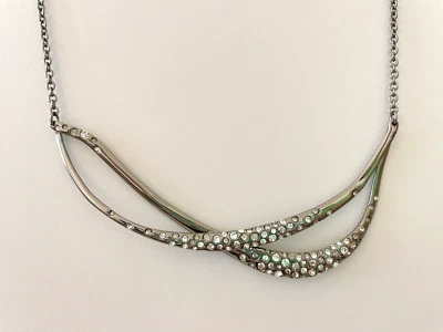 Collar Alexis Bittar Cristal Embellecido Lazo en Tono Gunmetal, Nuevo con Etiquetas $245 Foto 1 de 4
