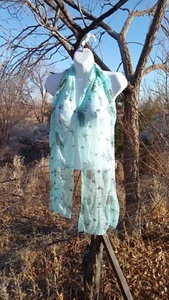 Bufanda larga ligera floral verde azulado y negro, impresionante, 42 pulgadas de largo - Imagen 1 de 7