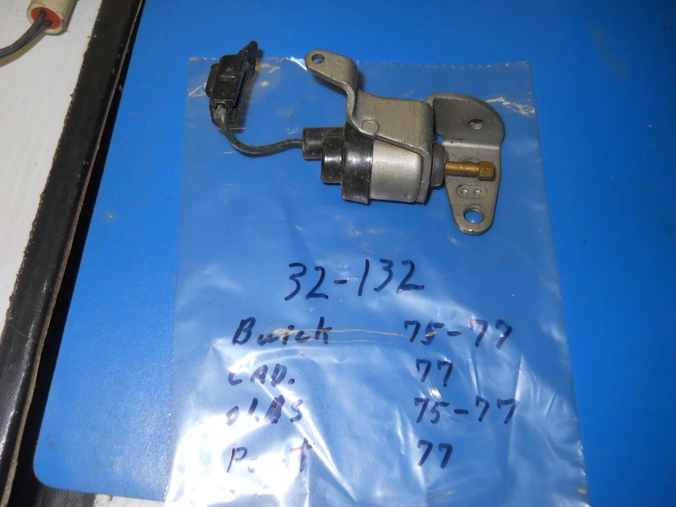 Solenoide inactivo 32-132 = 1975-79 Buick/Olds. Cad./Pontiac 260-305-350r-403 1977 Foto 1 de 1