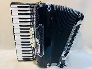 INTERNATIONAL CENTRO MATIC 4-REED ACCORDION #ICM1221 - Picture 1 of 8