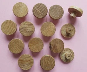 10x DEFECT OAK Solid Wood Lacquered Wooden KNOBS 35mm handle drawer cupboard - Picture 1 of 4