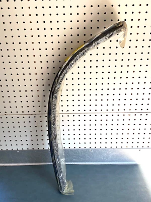 Tira de sellado de ventana de puerta delantera GM OEM NOS 22832142 2007-2014 Cadillac Escalade Foto 1 de 2