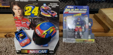 Jeff Gordon 2008 Helmet Racers and Over The Wall Action Warriors Cover