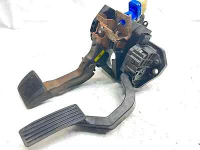 Conjunto de pedal de freno Jeep Cherokee 2015-2018 usado OEM 04581650AE Foto 1 de 4