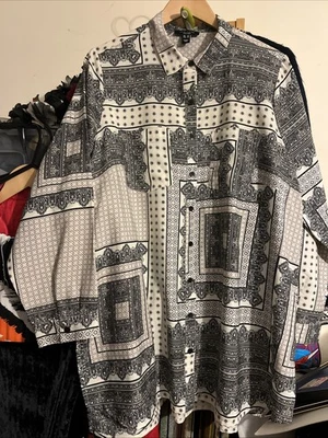 Women’s Size 22 Blouse Cream With Black Print, Long Sleeves, New Look Curves - Image 1 of 4