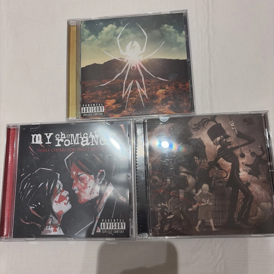 Lot of 3 My Chemical Romance CD's The Black Parade Three Cheers Danger Days Foto 1 de 1