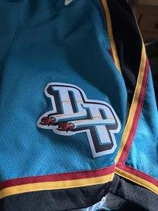 Detroit Pistons Nike Classic Edition Swingman Shorts Men NBA Teal Throwback 90s - Picture 1 of 2