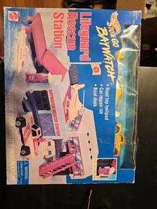 Hot Wheels Sto & Go Baywatch Lifeguard Rescue Station NIB - Picture 1 of 2
