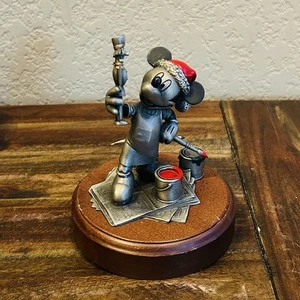 Vintage Hudson Creek Pewter Figurine – 1994 Mickey Santa “Finishing Touches” - Picture 1 of 16