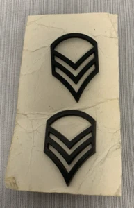 U.S. Army Staff Sargent SSG Subdued, Black Metal Pin - Picture 1 of 3