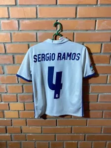 Ramos Real Madrid Home football shirt 2016 - 2017 Adidas Young Size M 11-12YRS - Picture 1 of 10