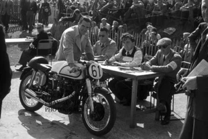 Norton 500cc works racer & Ray Amm 1953 Isle of Man Senior TT motorcycle photo - Picture 1 of 1