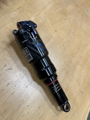 RockShox Deluxe Ultimate RCT 210mm x 55mm DebonAir - Image 1 of 4