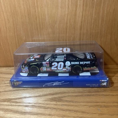 Winner Circle NASCAR Tony Stewart #20 Home Depot Great Pumpkin Chev 1:24 (1C) Foto 1 de 4