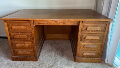 Quarter-sawn Oak Arts & Craft Executive Keyhole Library Writing Desk - Image 1 of 4