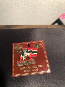 Vintage 1980s’NFL New England Patriots Logo Souvenir Pin - Picture 1 of 4