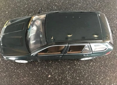 Auto BMW X5 1/18 el - Immagine 1 di 4