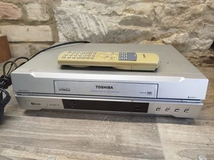 Videoregistratore VHS Toshiba V633UK | videoregistratore | telecomando originale | stereo Nicam - Foto 1 di 4