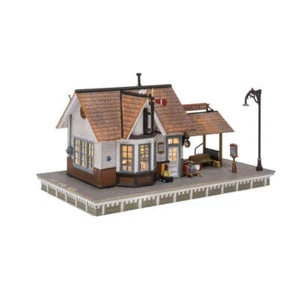 Woodland Scenics HO Scale The Depot Built and Ready - Picture 1 of 7