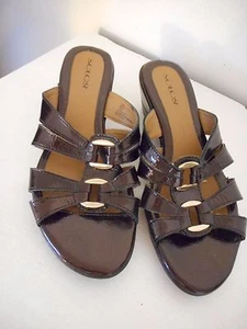 Solos EUC Dark Brown Womens Size 7.5 M 2" heel wedge slides - Picture 1 of 8