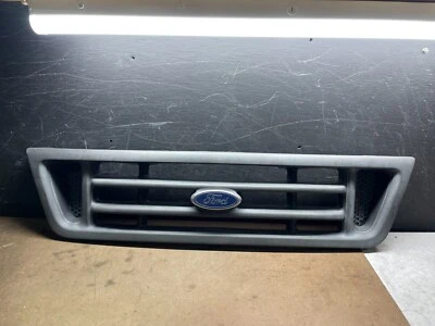 Parrilla delantera Ford Econoline E150 E250 E350 2003 a 2007 L3886 OEM DG Foto 1 de 4