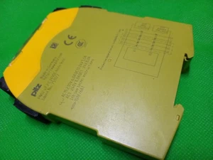 Pilz PNOZ S7.2 C 24VDC 3n/o 751177 PN0Z S7.2C PN0ZS7.2C PN0ZS72C  PNOZS7.2C Rdy - Picture 1 of 8