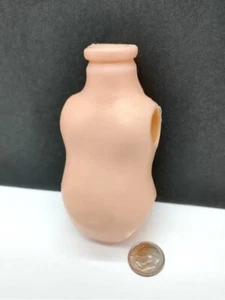 Vintage Kunststoff Puppenkörper 1968 Uneeda Drink & Wet Puppe Ersatzteil 4" lang  - Bild 1 von 12