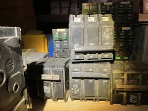 THQL32100 THQAL32100 GE 100 AMP Leitungsschutzschalter 3-polig 3-phasig 240V Neu - Bild 1 von 2