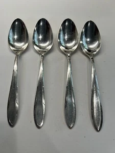 4 Oneida Nobility Plate (Reverie pattern) silver-plated Sugar Teaspoons Shiny - Picture 1 of 5