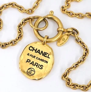 CHANEL CC Logo 31 Rue Cambon PARIS Plate Necklace 16" Gold Tone Auth #1295 - Picture 1 of 6