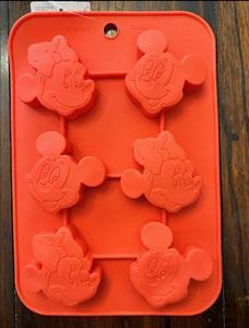 NEW DISNEY MICKEY AND MINNIE MOUSE SILICONE CANDY CHOCOLATE MOLD ICE TRAY - Picture 1 of 3