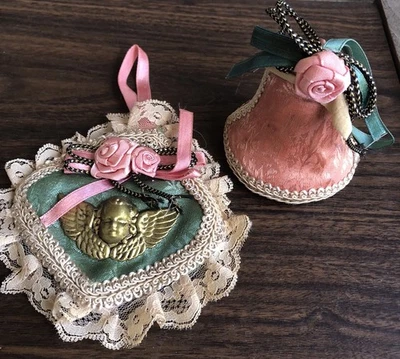 2 adornos navideños victorianos vintage de encaje satinado verde rosa campana de ángel Foto 1 de 4