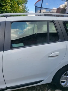 Dacia Logan Laureate Estate 2017 1,5 diésel puerta trasera del pasajero blanco hielo embalaje original 369 - Imagen 1 de 3