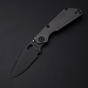 Coltelli Strider Full Titanium SnG - StriderStriped Ti / Lama nera 20CV - Foto 1 di 9