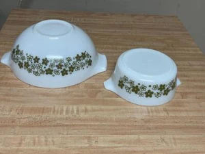 VTG Pyrex Spring Blossom Crazy Daisy #443 2.5L & 472-B 1 1/2 pt  CINDERELLA BOWL - Picture 1 of 1