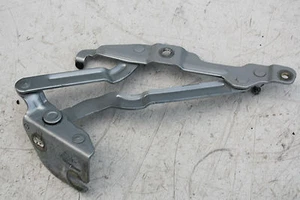 Bisagra portón trasero derecho 8D5827302C plata audi a4 b5 berlina - Imagen 1 de 1